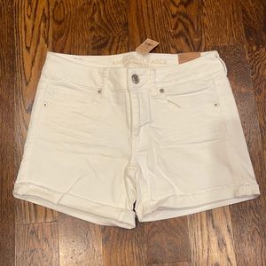 American Eagle White MIDI Low Rise Shorts…Size 4
